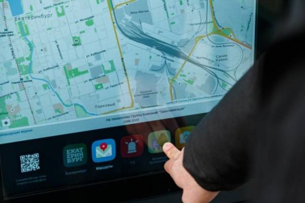 Полиция ищет вандалов, сломавших умные остановки на Химмаше