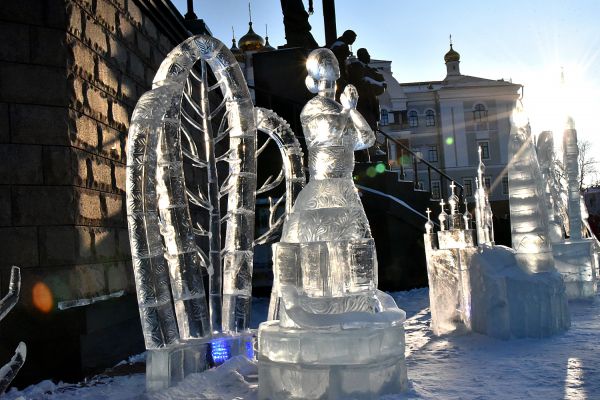 Ледовые шедевры к Рождеству: мастера из Сергеева Посада стали первыми на фестивале «Вифлеемская звезда»