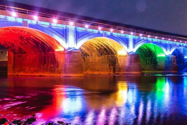 На подсветку моста в Академическом потратят более 3 миллионов рублей