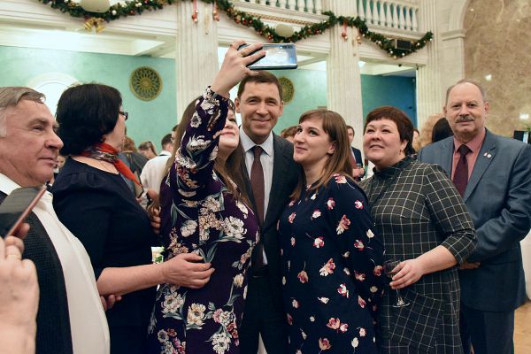 Фоторепортаж: губернатор дал бал для прессы