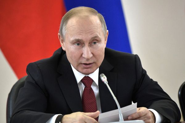 Владимир Путин: «Страна должна выступать под национальным флагом»