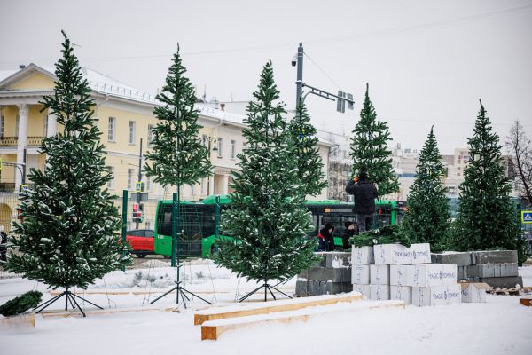 В Екатеринбурге каток на площади 1905 года оборудуют смотровыми площадками