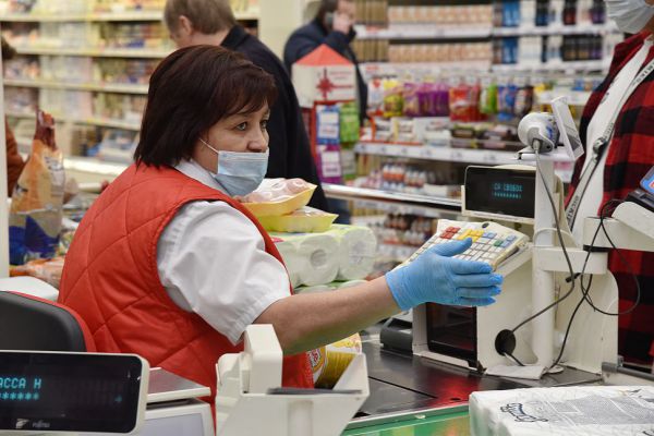 В Екатеринбурге кассир обокрал магазин на 314 тысяч рублей, используя забытые покупателями чеки