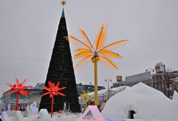 В Екатеринбурге демонтируют ледовый городок