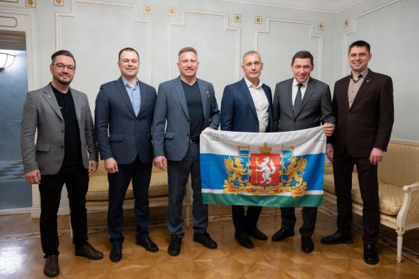 Евгений Куйвашев обсудил с уральскими космонавтами планы по работе с молодежью