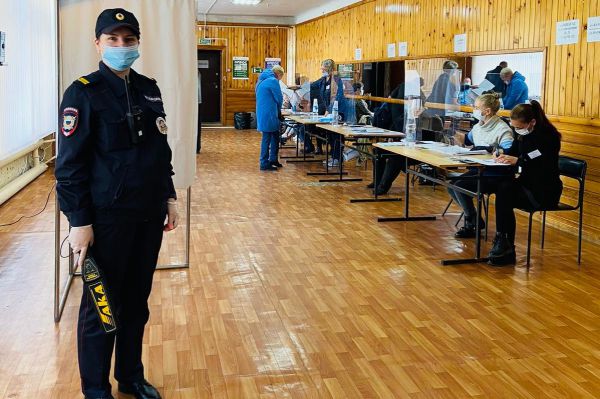 Порядок на выборах охраняло больше 13 тысяч полицейских