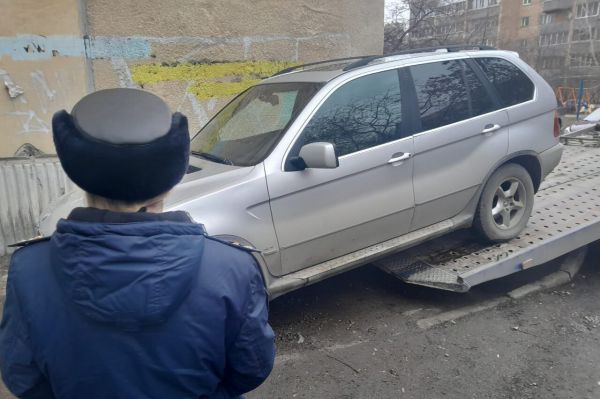 Екатеринбуржец лишился BMW Х5 из-за 119 штрафов ГИБДД