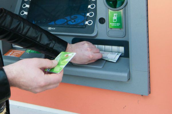 В Нижнем Тагиле полицейские задержали грабителей банкомата