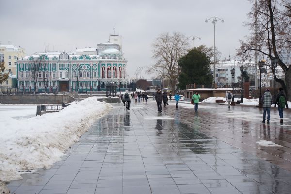 Прогуляться по старым улицам