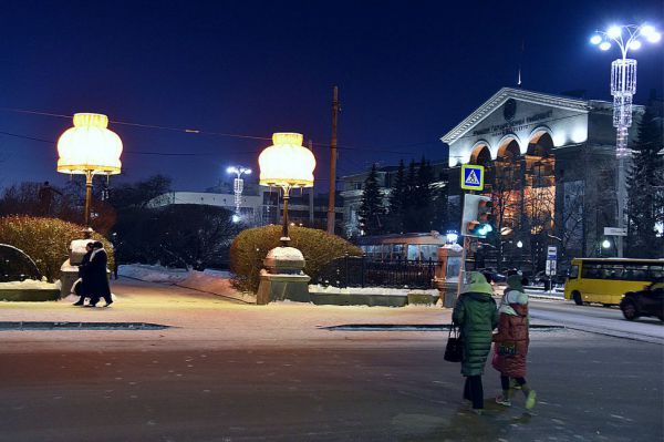 Тимофей Радя снова повесил абажуры в Екатеринбурге