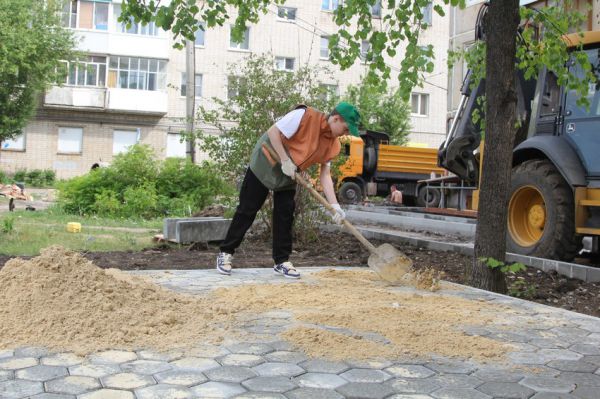 У 600 школьников Каменска-Уральского началась пятая трудовая четверть