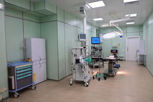 В Свердловском онкодиспансере открыли еще десять операционных залов