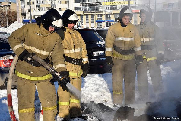 Подросток спас соседей от пожара, но сам надышался дымом