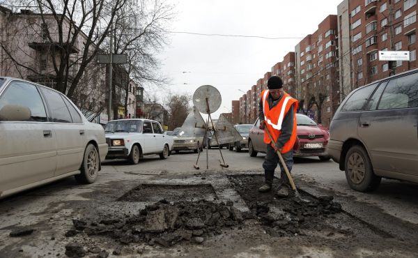 Интенсивно ремонтируют дороги