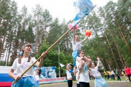 Принято уже более 20 тысяч заявлений на запись детей в лагеря