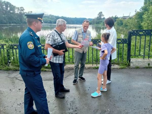 Выпал из лодки: в Каменске-Уральском в реке Исети утонул мужчина