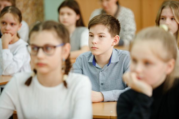 Школьники Екатеринбурга освоили более десятка профессий, востребованных в регионе
