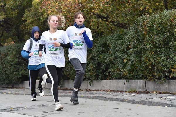 Фоторепортаж: в забегах «Кросса нации» приняли участие студенты 22 вузов Екатеринбурга