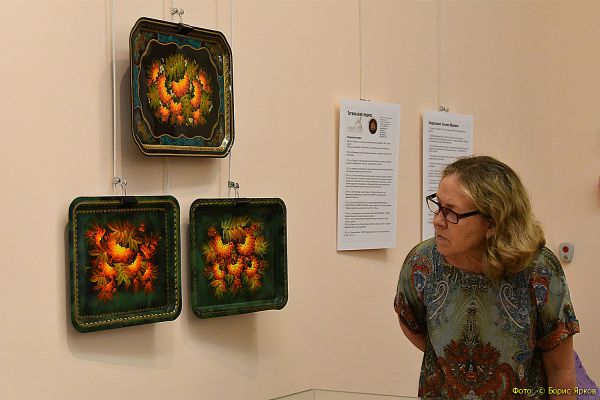 Тагильский поднос стал центральным экспонатом выставки в Совете Федерации РФ