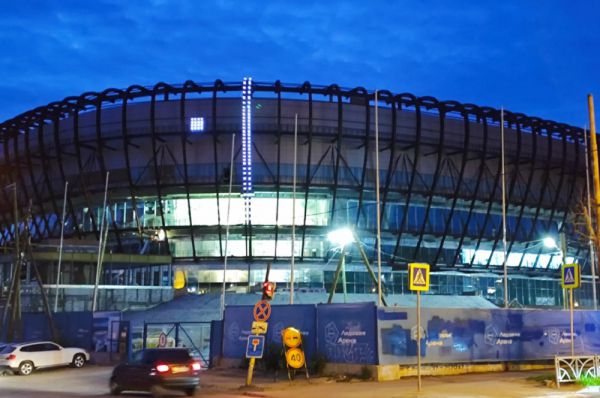 В Екатеринбурге на ледовой арене УГМК стартовал монтаж мультимедийного фасада