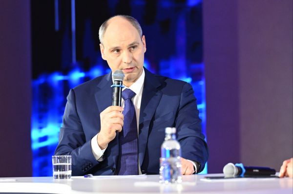 Жители Свердловской области задали губернатору более 7 тысяч вопросов