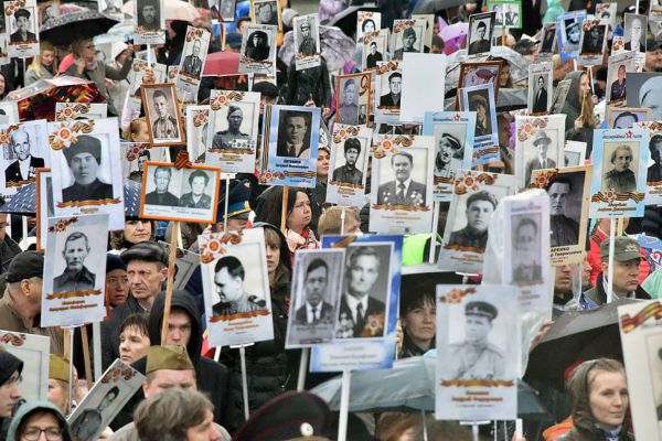 Уральцы начали подавать заявки на онлайн шествие «Бессмертного полка»