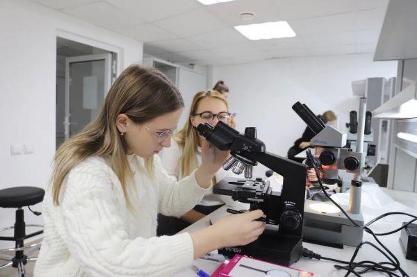 Почти 500 юных биологов со всей России съедутся на Урал на заключительный этап ВсОШ