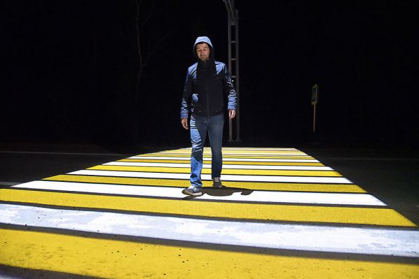 Всепогодная световая разметка заменит обычную «зебру» на 50 пешеходных переходах