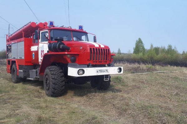 В Свердловской области за сутки потушили 19 природных пожаров