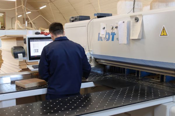 Заключенные свердловских колоний перевыполнили производственный план