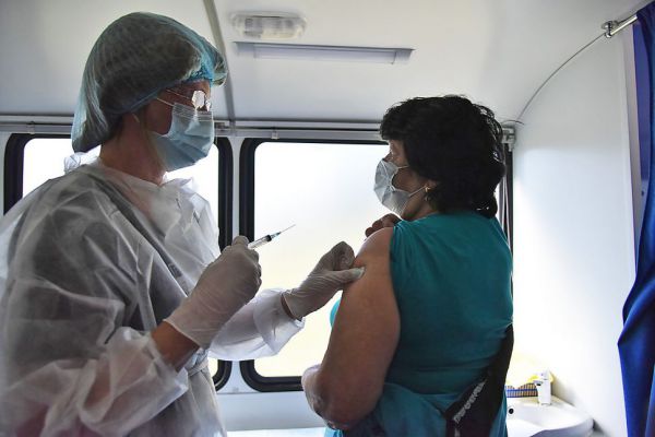 Стартовала вакцинация от клещевого энцефалита. Рассказываем, где привиться