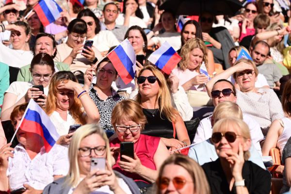 Погода сменила гнев на милость: во время форума женщин на Среднем Урале просветлело небо, о дождях все ненадолго забыли...