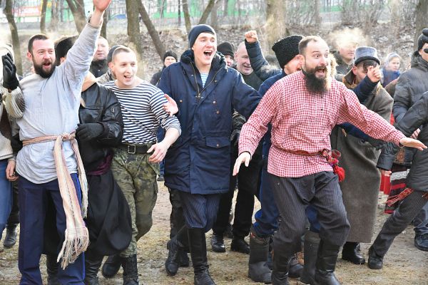 Стенка на стенку: в Екатеринбурге проходит традиционный фестиваль «Дмитриев День»