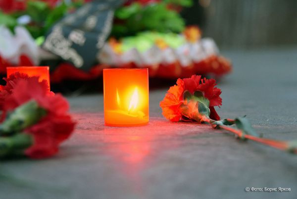 В Екатеринбург из Петербурга самолетом доставили  частицу Вечного огня