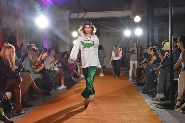 «Домна» и «Стенограффия» презентовали футболки с популярными граффити. Фото