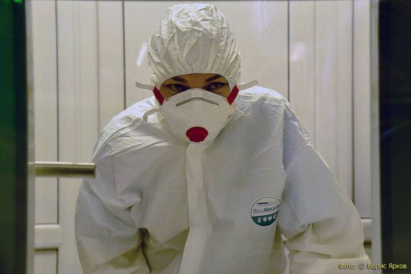 Впервые на Среднем Урале сразу 2344 человека заразились COVID