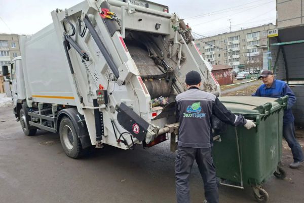 Расхламляемся по правилам. Уральцы начали генеральную уборку домов и дворов перед майскими праздниками