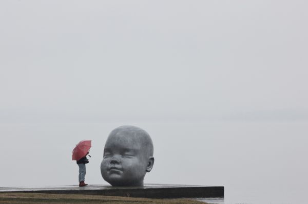 Голову младенца могут убрать с набережной Верх-Исетского пруда