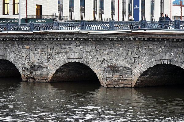 Проверят на прочность: в Екатеринбурге исследуют надежность старинных мостов