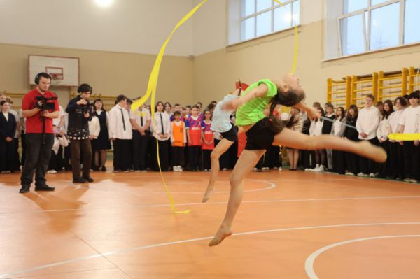 Лицеисты Каменска-Уральского заработали отличной учебой на ремонт спортзала