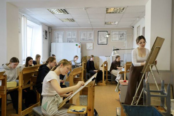 Эксперты рассказали, в каких сферах сегодня сложнее всего устроиться на работу