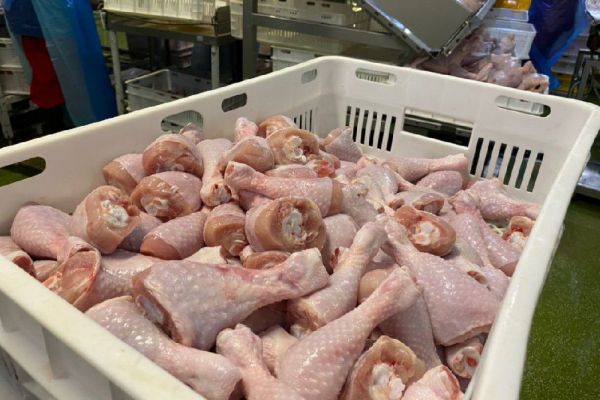 На Среднем Урале подешевели сахар и курятина