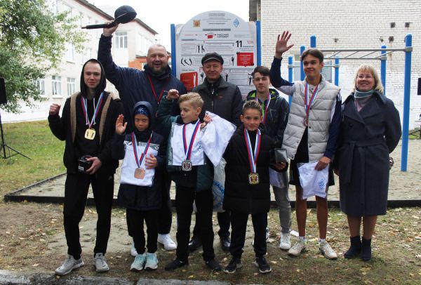 В Серове на новой спортивной площадке открылся «Русский силомер»