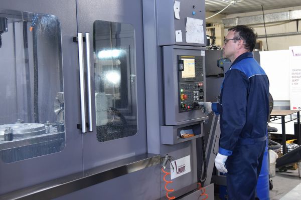 Чем власти могут помочь предприятиям и работникам, оказавшимся под угрозой увольнения