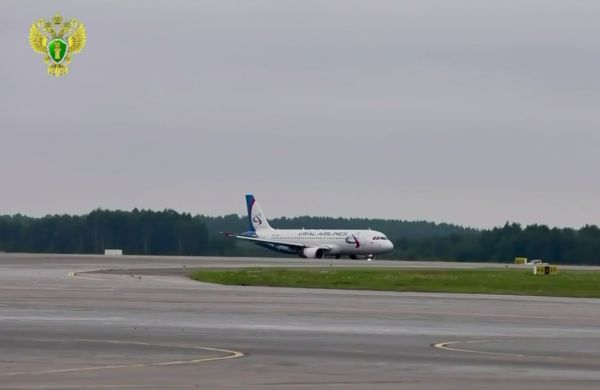 Самолет, вылетевший в Санкт-Петербург, вернулся в «Кольцово» из-за неполадок с оборудованием на борту