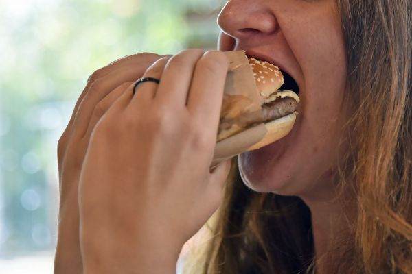 В Екатеринбурге открылась закусочная «В рот мне доги»