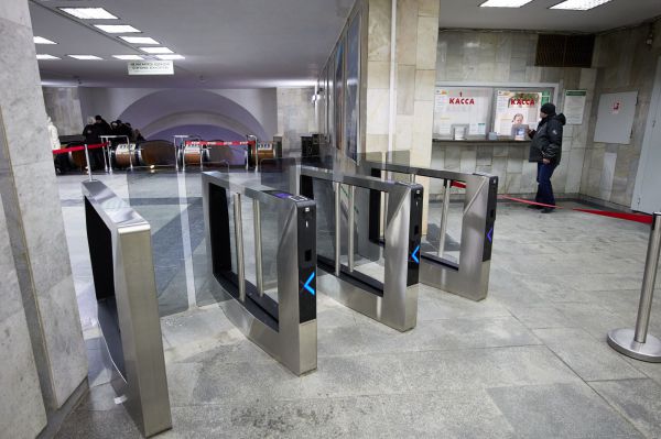 В Екатеринбурге на замену турникетов в метро направят еще 5 миллионов рублей