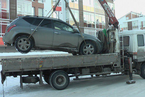 За долги по кредиту приставы забрали у екатеринбуржца внедорожник