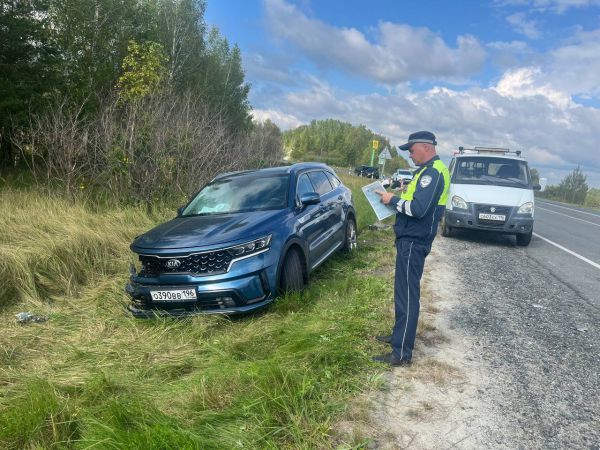 В смертельном столкновении ВАЗ и Киа на свердловской автотрассе погибла 87-летняя женщина
