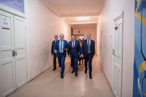 Глава Минобрнауки посетил Нижнетагильский машиностроительный техникум